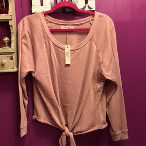 Long sleeve front knot shirt!! Size medium